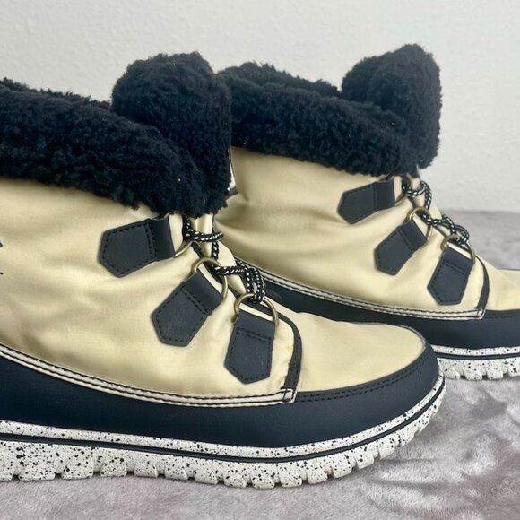 Sorel Cozy Carnaval Waterproof Boots  Womens Size 8 - Picture 2 of 16